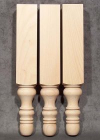 Gambe per tavoli in legno con corto motivo tornito e parte superiore alta, TH237